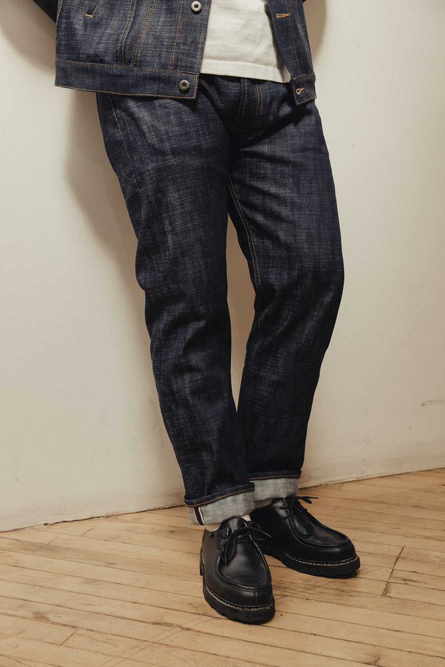 A photo of a pair of jeans showcase the fit.