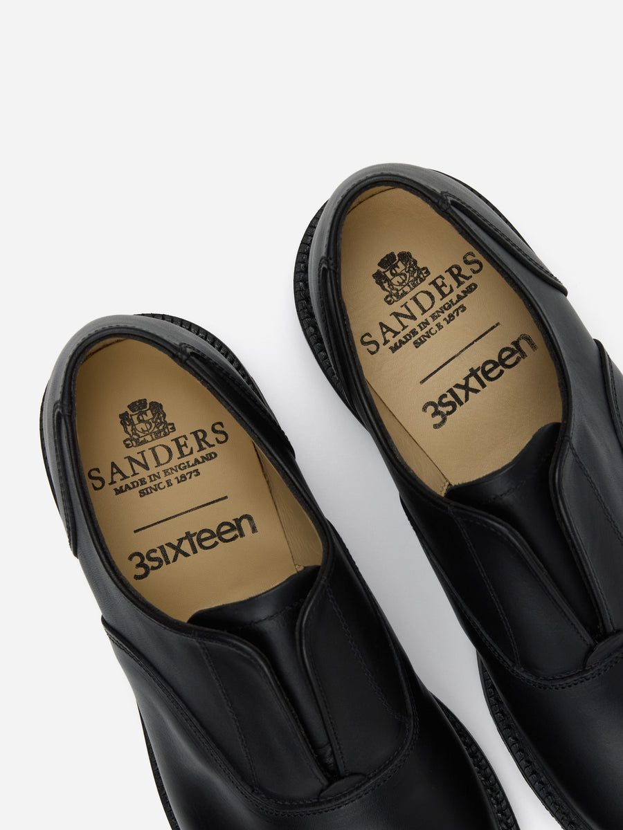 Laceless Oxford ~ Black Waxy Leather