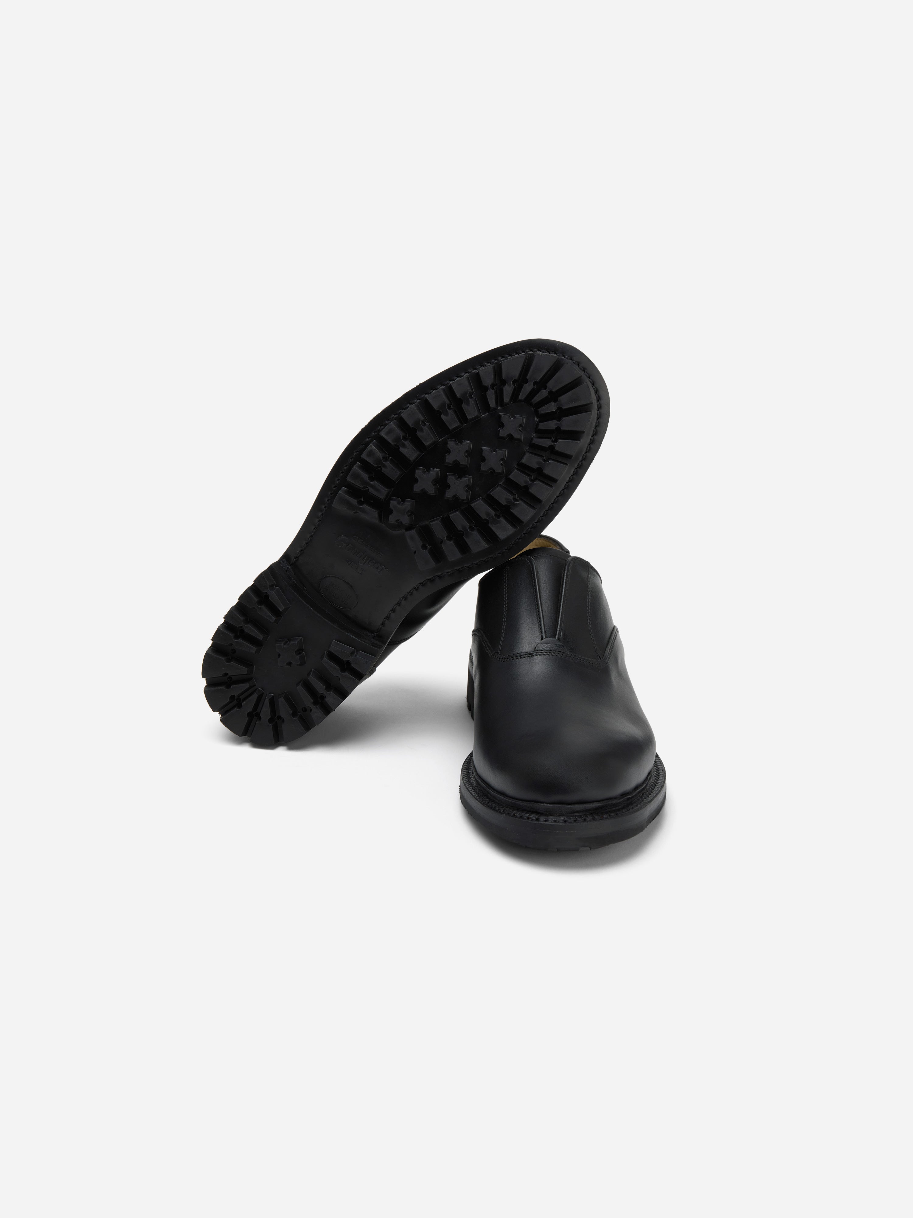 Laceless Oxford ~ Black Waxy Leather – 3sixteen